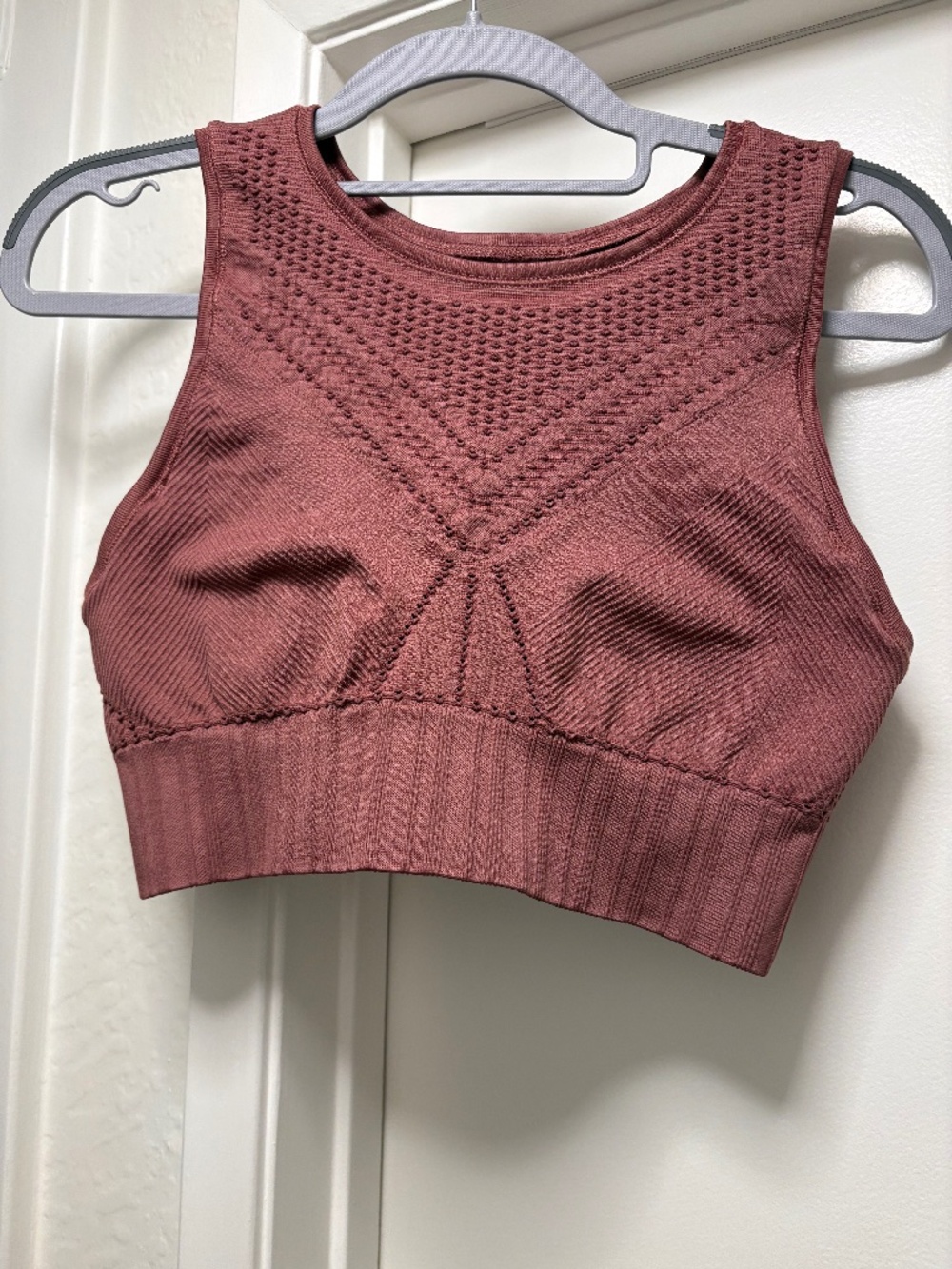 Athleta “Trophy” seamless sports bra - mauve color - size small